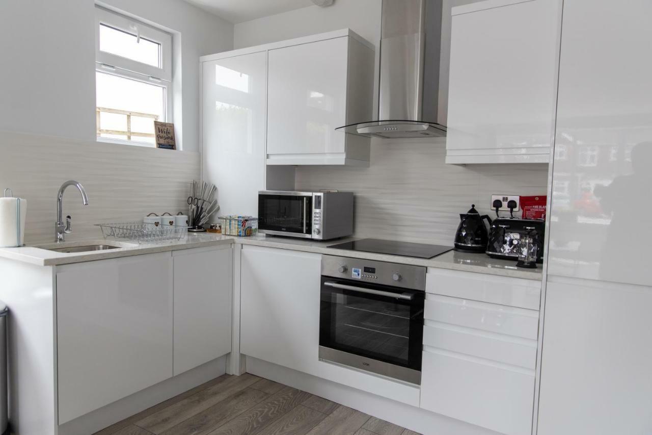London Northwick Park Serviced Apartments By Riis Property Harrow Εξωτερικό φωτογραφία